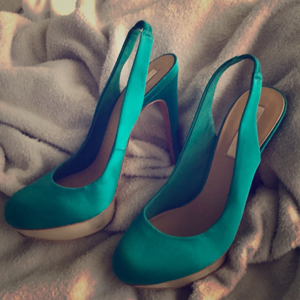 Bcbgmaxazria Shoes | Bcbg Green Vero Cuoio Pumps